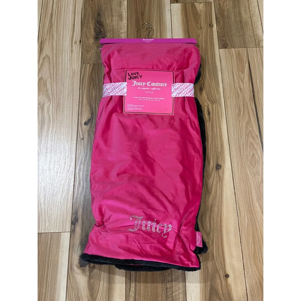 Juicy Couture Pink Black Faux Fur Reversible Plush Throw Blanket Rhinestone Logo